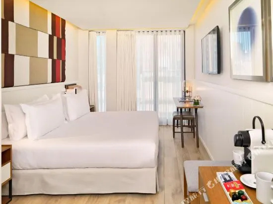 Classic Barcelona Double room (full double bed)