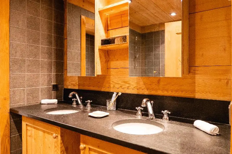 5 Bedrooms Chalet with balcony
