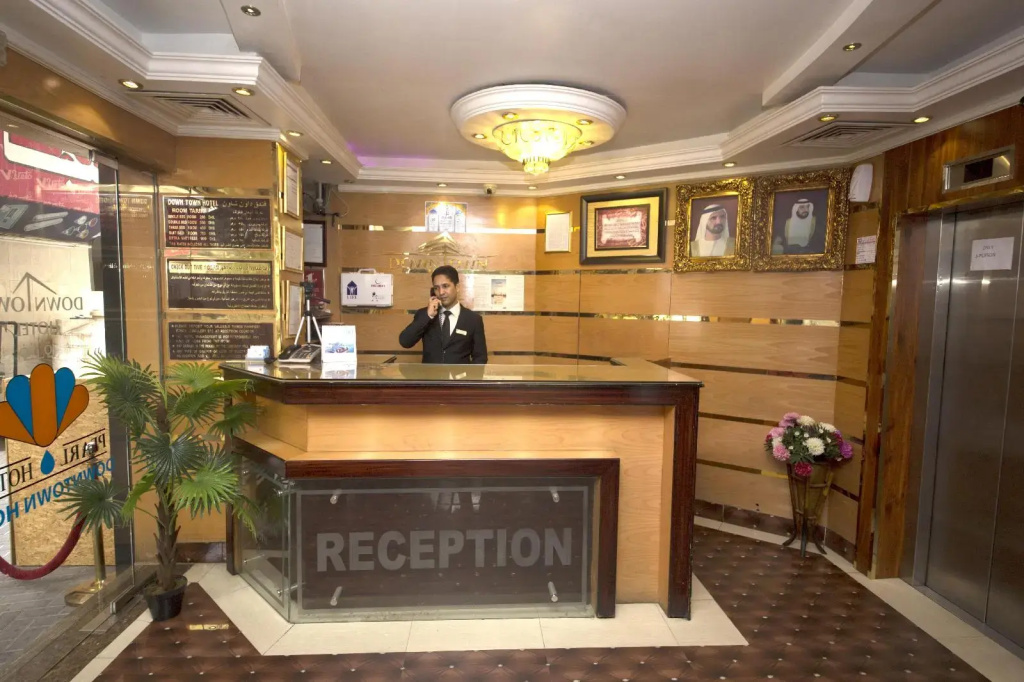 Lobby & Reception