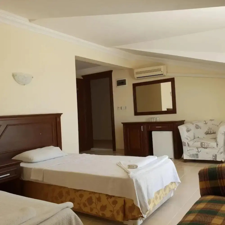 Standard Single room with garden view (single bed)