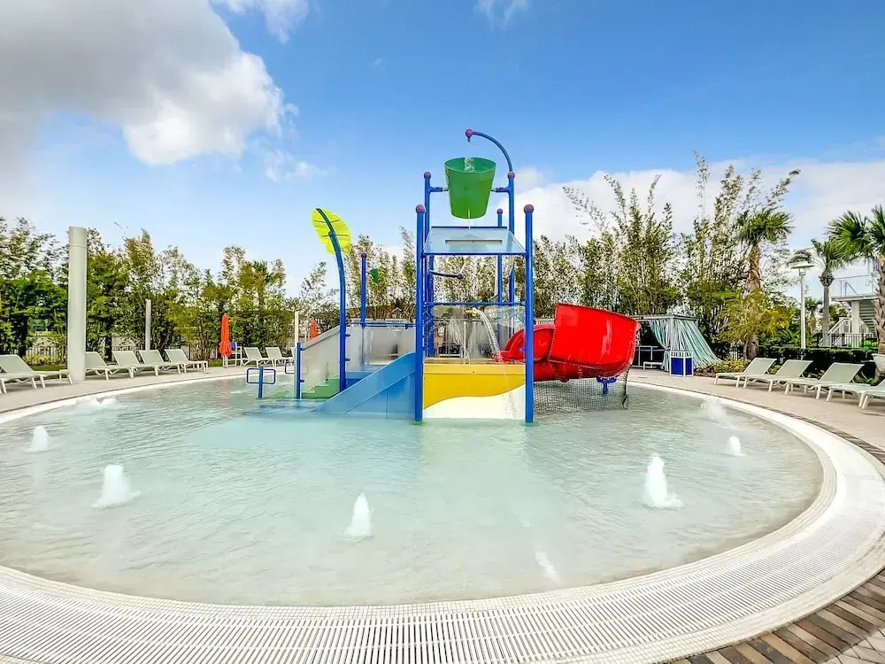 Windsor Island Vacation Pool Villa