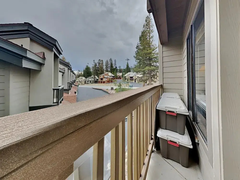 Slopeside Condo with Fireplace