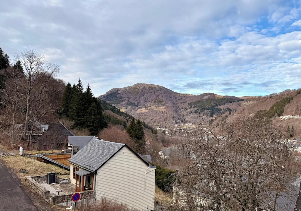 Grand hub Near the Village