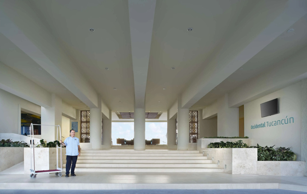 Lobby & Reception