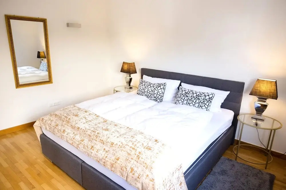 Deluxe Apartment