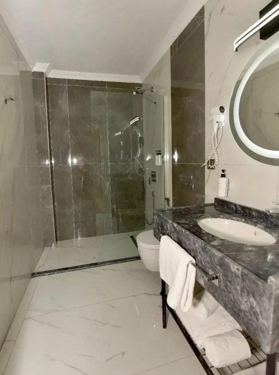 Deluxe Double room with balcony (full double bed)