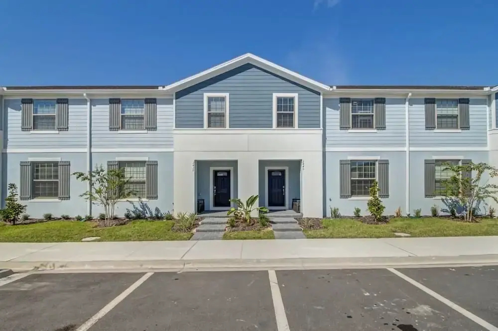 2442 Amazing Townhome for Your Vacation Close to Disney