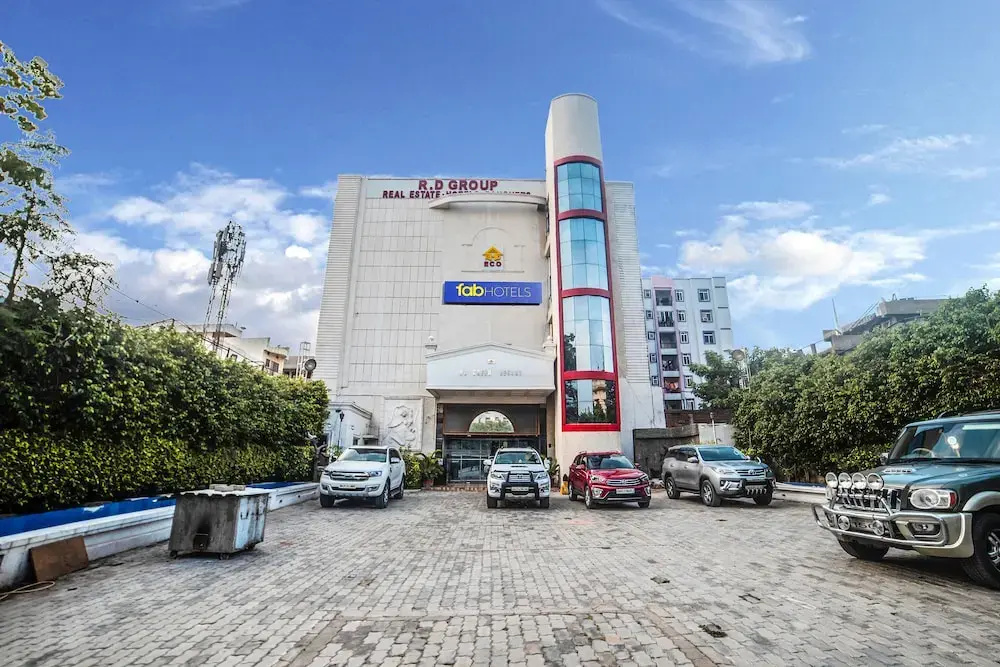 Fabhotel R D Green