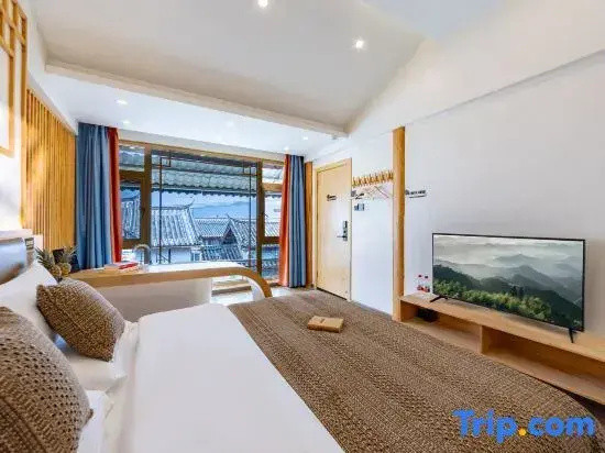 Standard room with courtyard view