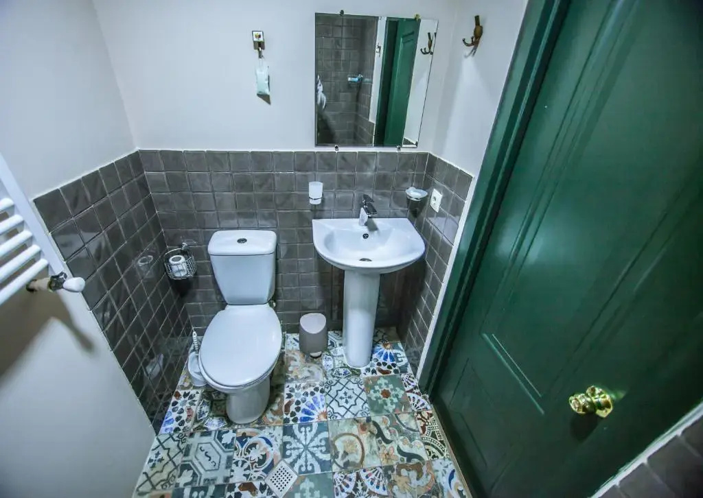 Economy Double room (twin beds)