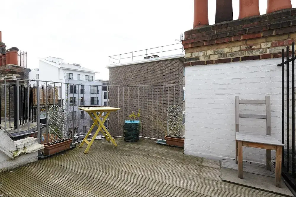 East London 1 Bedroom Flat With Terrace