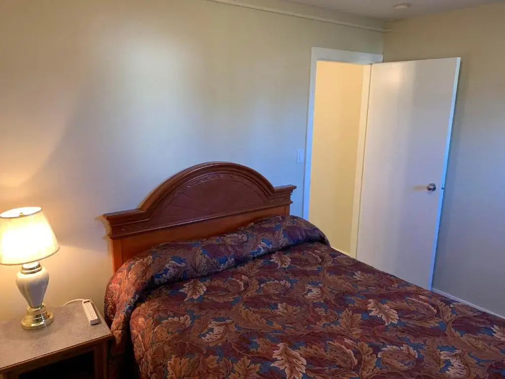Double Suite (full double bed)