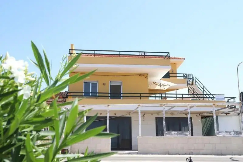 IzzHome Bella Vista