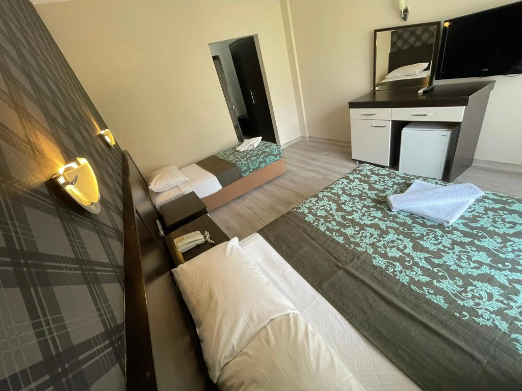 Отель Castle Park Hotel в Бельдиби
