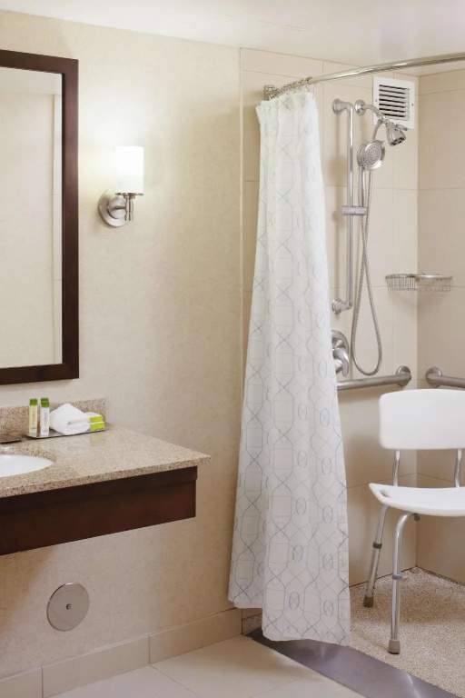 DoubleTree by Hilton Chicago - North Shore Conference Center - Chambres