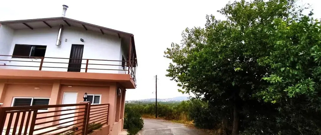 lake agia apartments