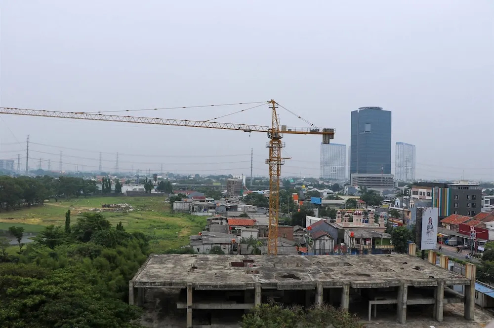 Cozy Living And Modern 2Br Puri Garden Apartment