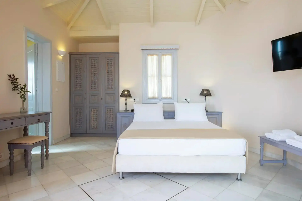 Superior Double room with sea view (full double bed)