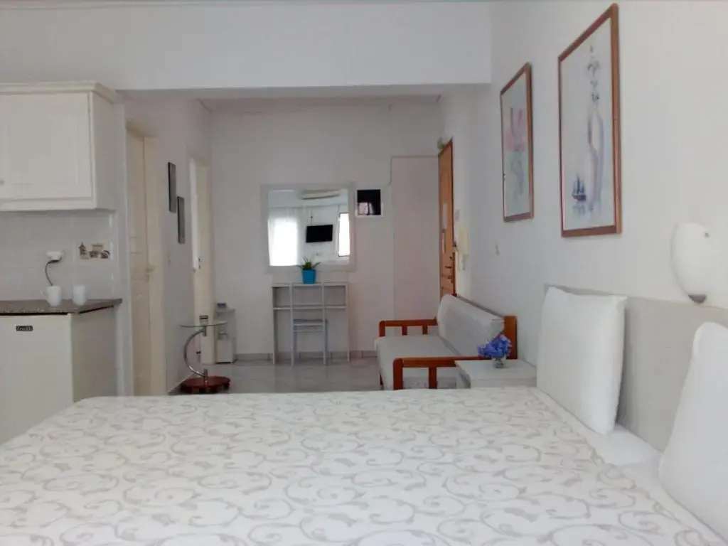 Apartment with partial sea view
