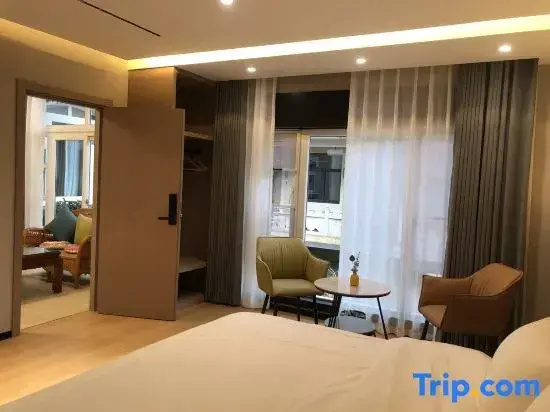 Luxury Suite