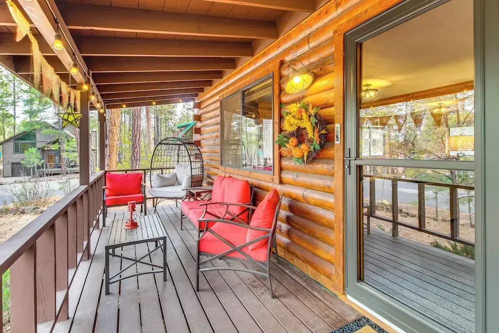 5 Mi to Woodland Lake Park: Cabin in Pinetop!