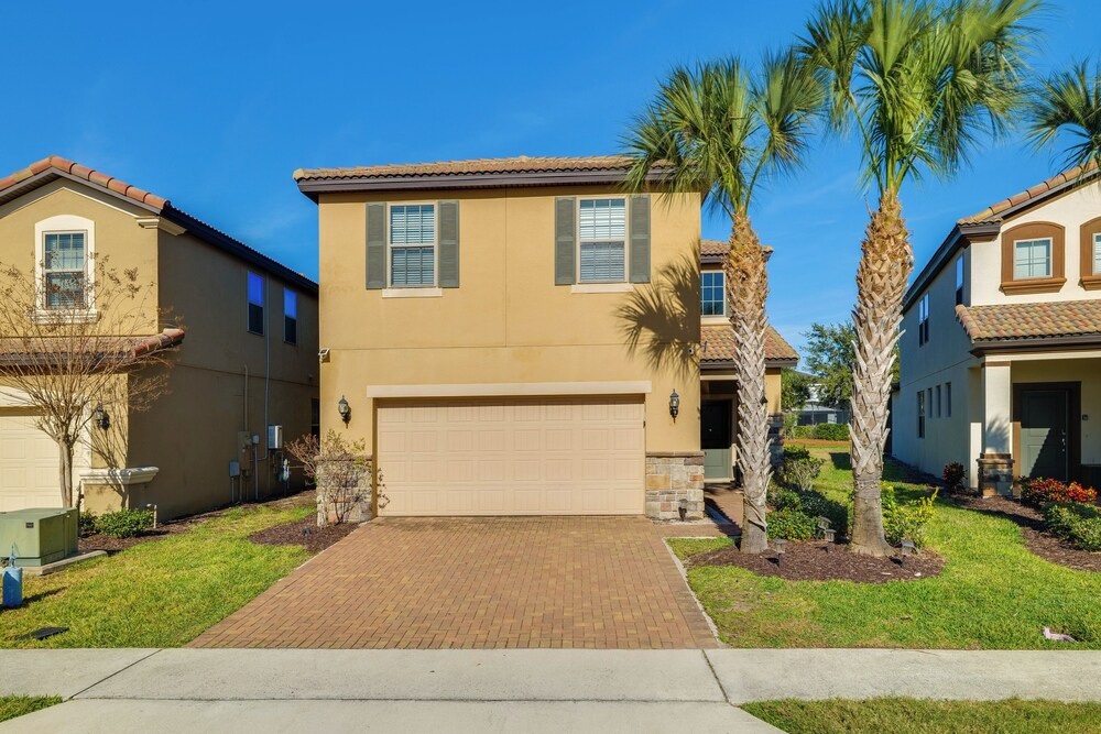 Heated Pool & Theater: Solterra 5BR Home Near WDW