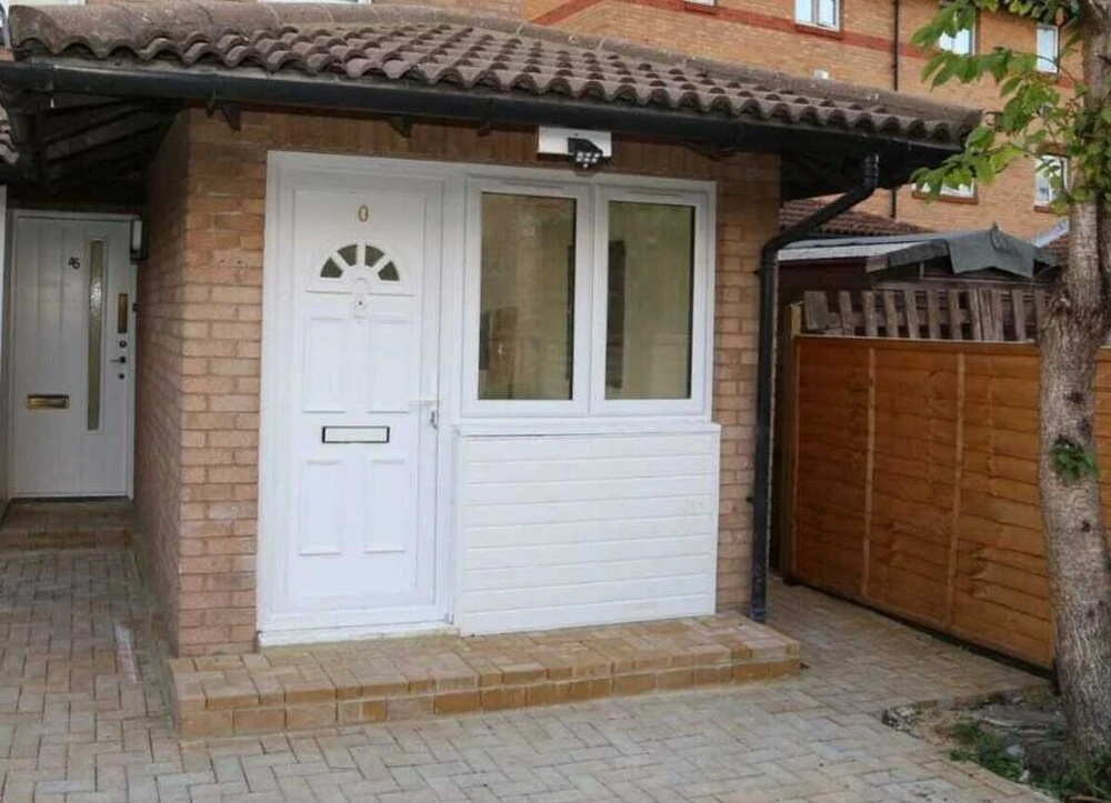 Budget Ensuite Room in Thamesmead