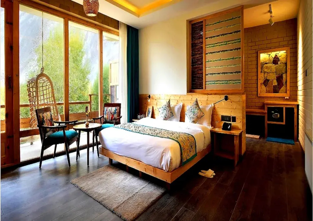 1 Bedroom Premier Double room with mountain view (full double bed)