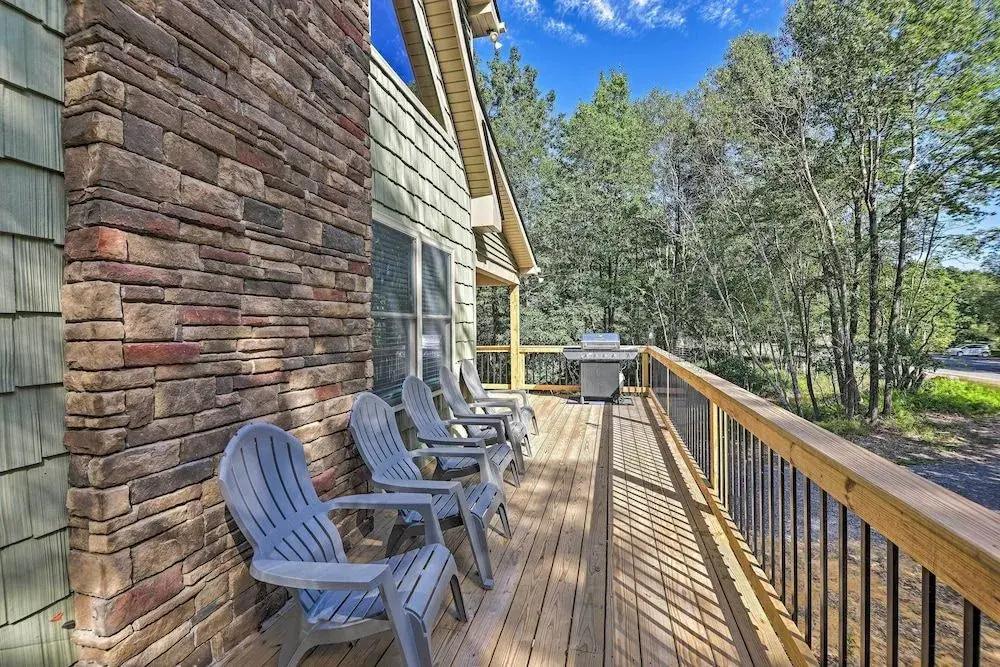 Hot Tub Soaks! Family Home 6 Mi to Big Boulder Mtn