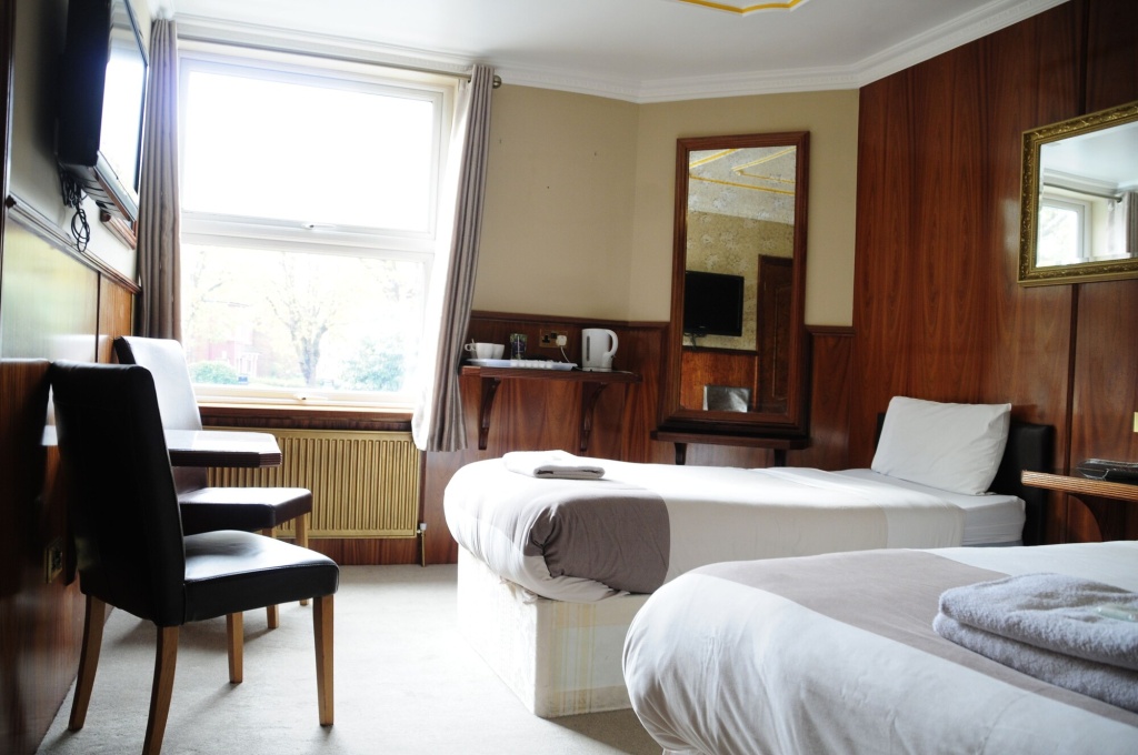 Отель Cricklewood Lodge Hotel в Лондоне