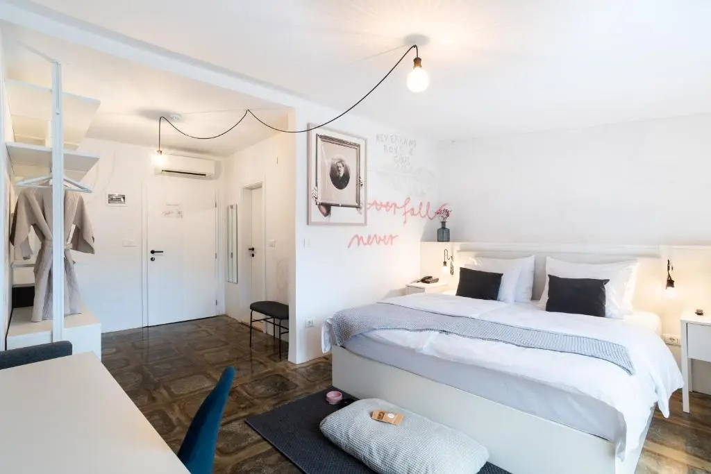 Superior Double room with balcony (full double bed)