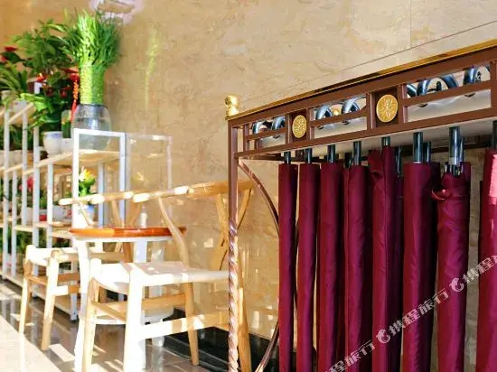 Food & Beverage