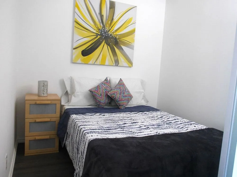 Newly Decorated 2BR Financial District