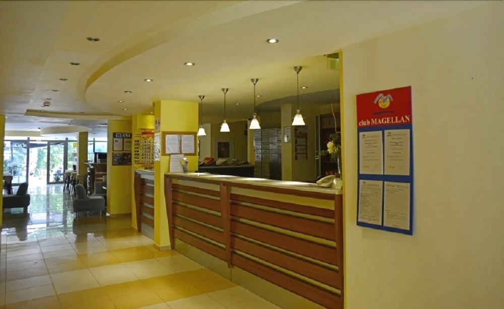 Lobby & Reception
