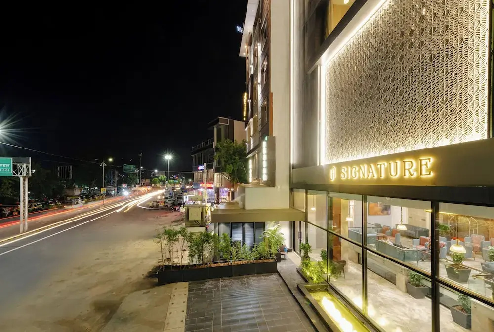Signature Hotel