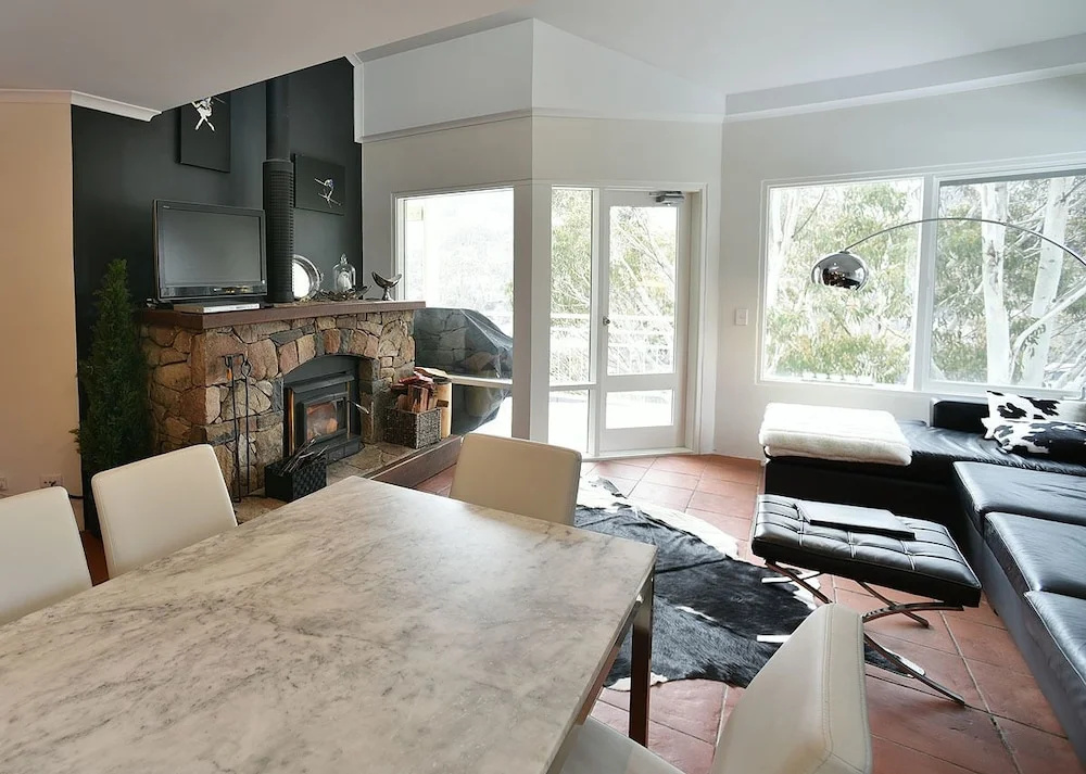 3 Bedrooms Superior Apartment with balcony and with mountain view