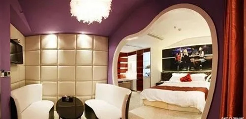Tongxiang Long Fashion Hotel