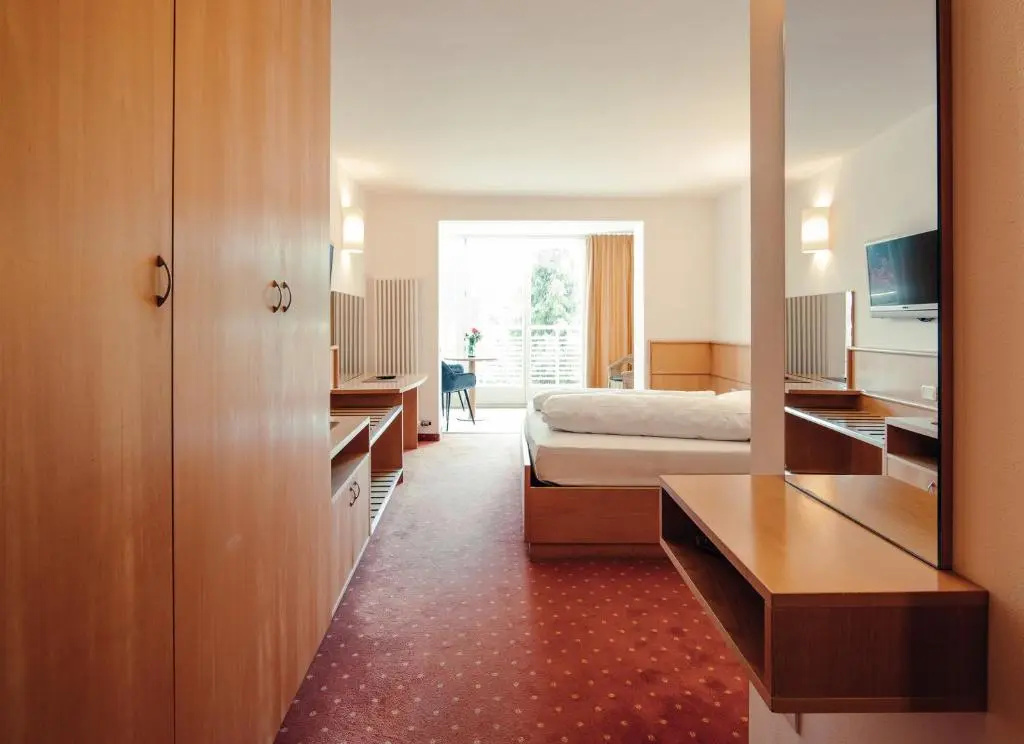Standard Double room with balcony (full double bed)
