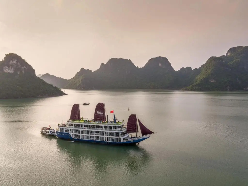 Verdure Lotus Classic Cruise on Lan Ha Bay