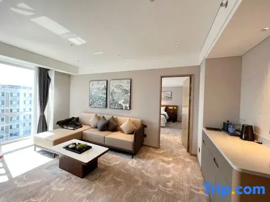 1 Bedroom Deluxe Suite