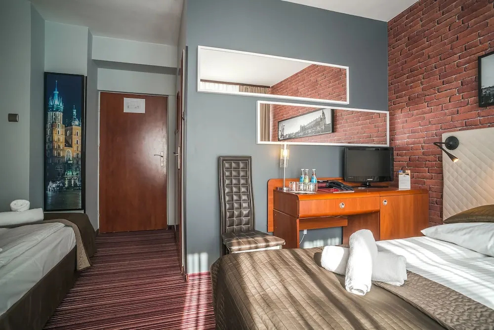 Standard Triple room