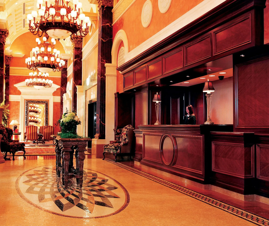 Lobby & Reception
