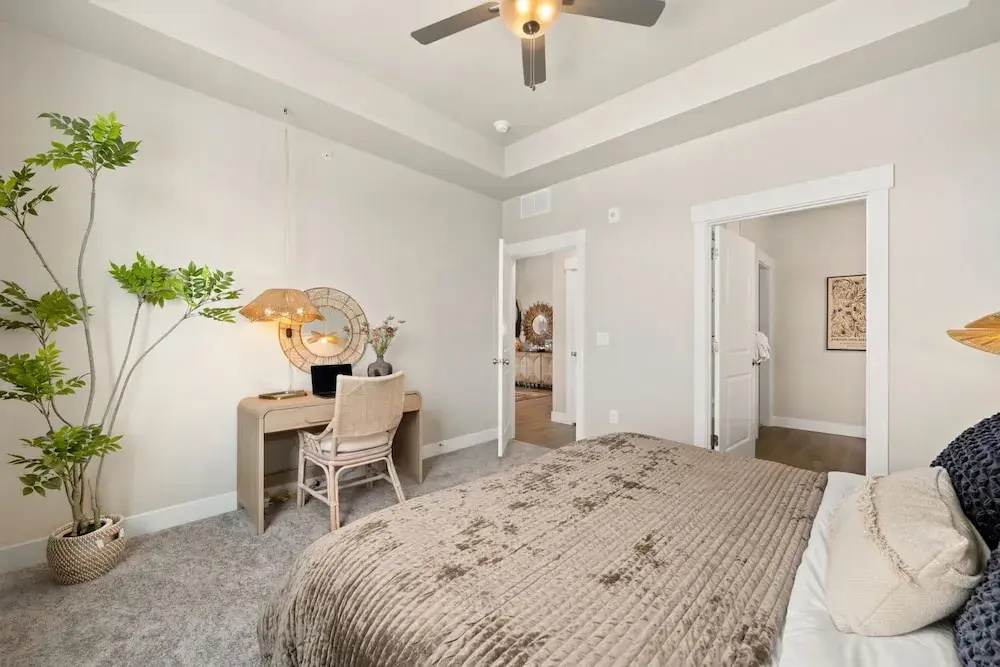 The Landmark 2 King Beds, Garage & Fireplace