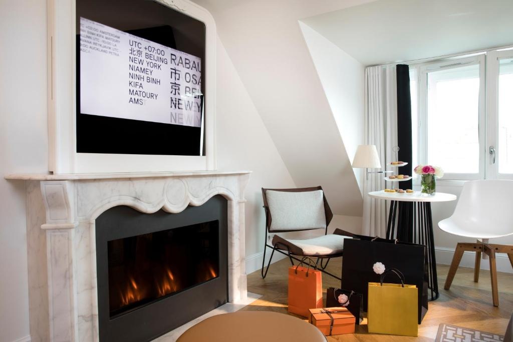 Hotel R de Paris 102