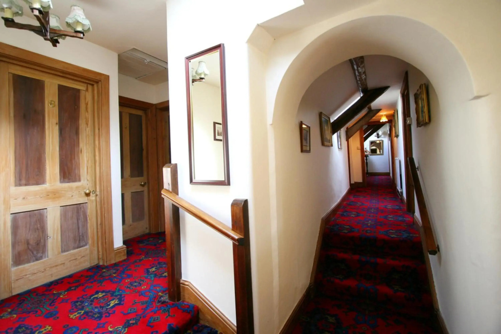 Collaven Manor Hotel - фото 11