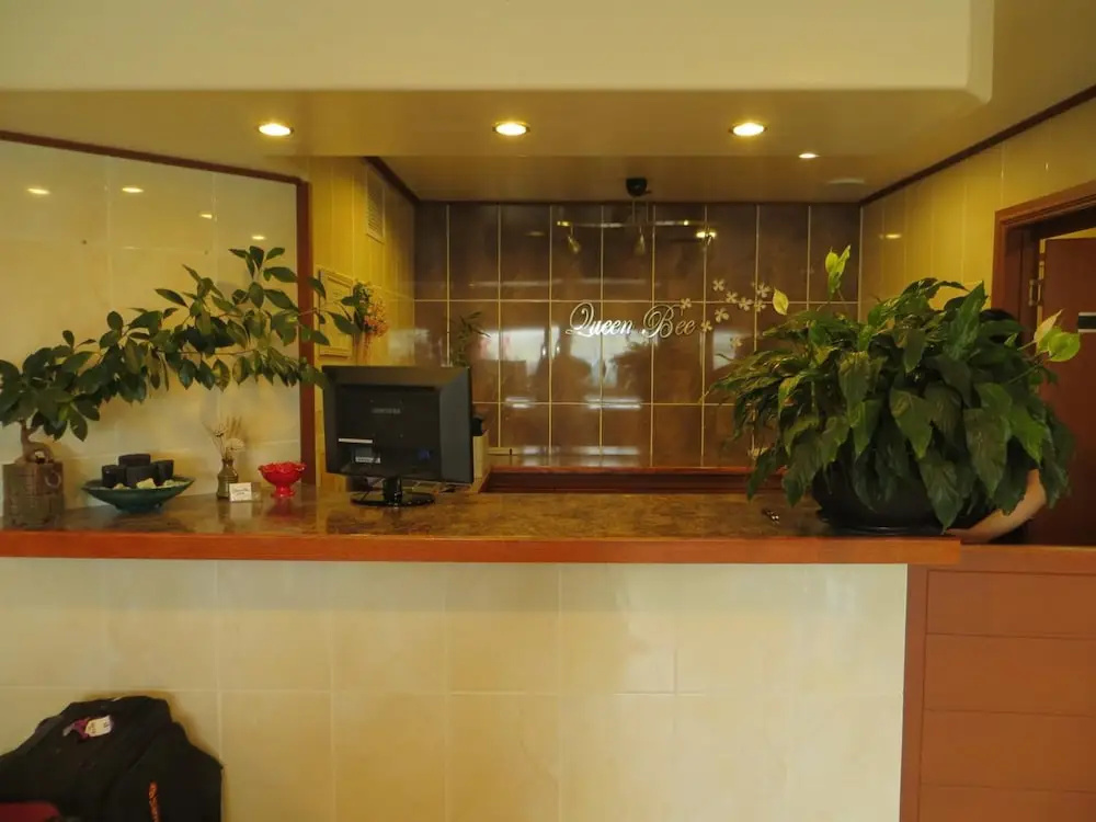 Lobby & Reception