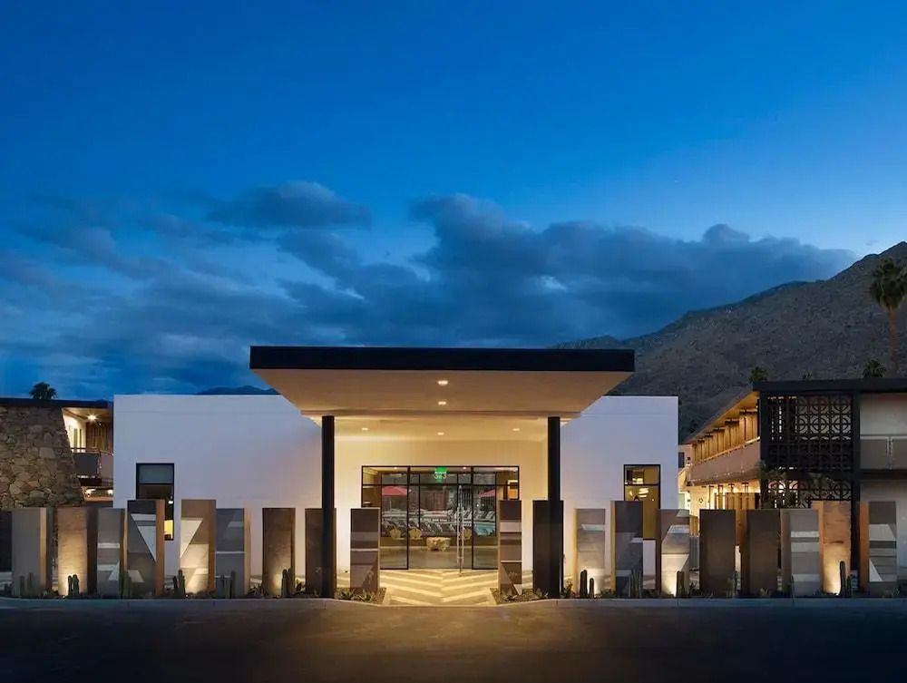 V Palm Springs by null