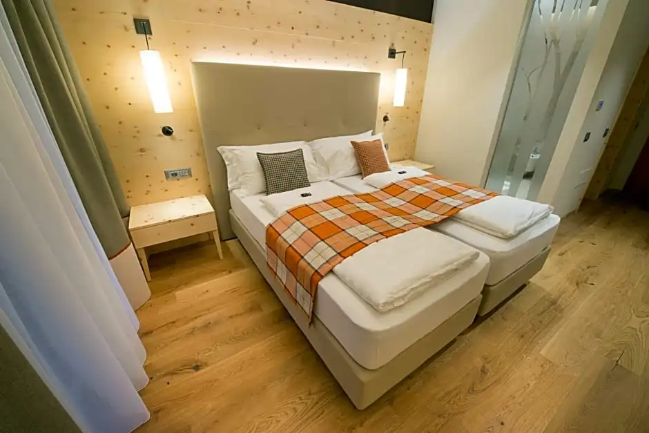 Standard Double room (full double bed)