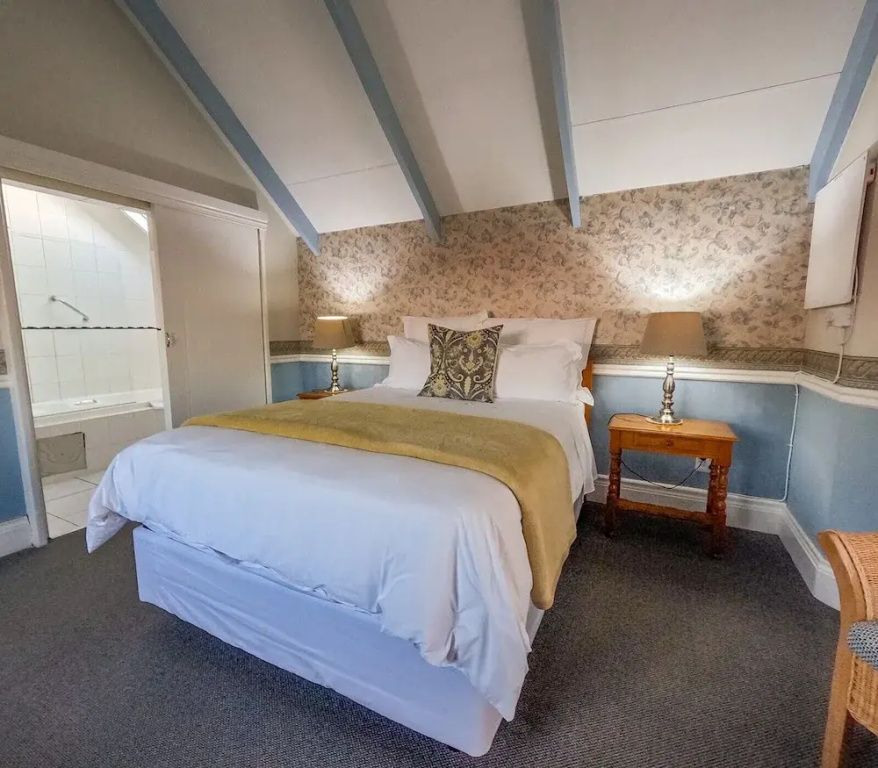 Comfort room