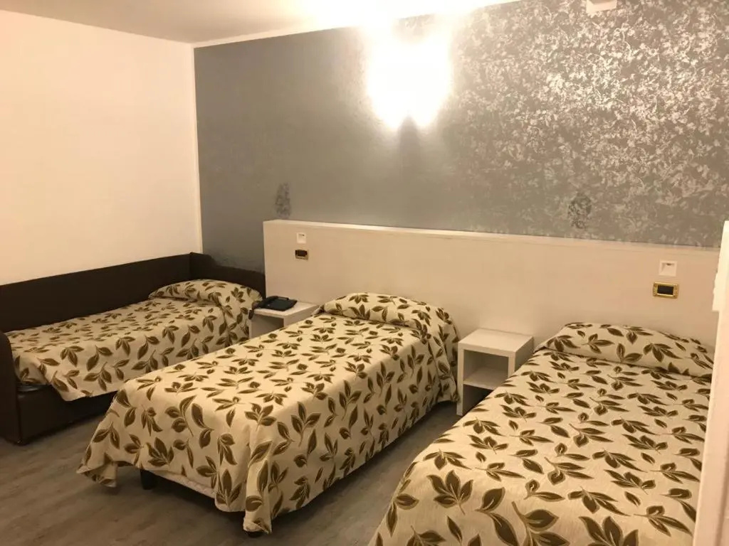 Hotel Holiday - Chambres